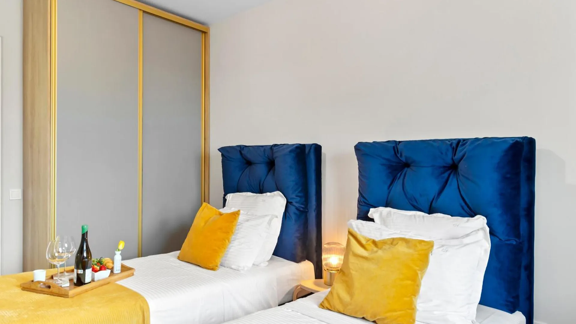 Mido Park Apartment With Private Parking & Self Check-In Bucharest 0*,